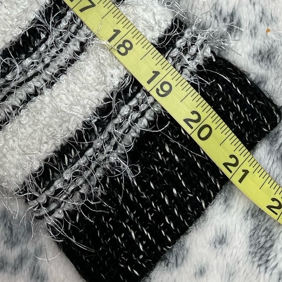 Calvin Klein black white striped eyelash fuzzy knit cropped open cardigan large - Picture 10 of 12